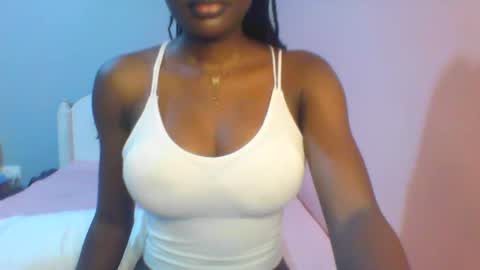 Snapshot of petiteediva chatting on 07/08/26, 02:49 diva online show from 07/08/26, 02:49