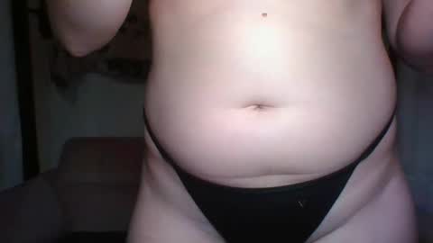 Snapshot of petitegirluvsdick chatting on 12/04/24, 03:26 Bella online show from 12/04/24, 03:26