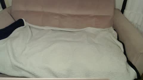 Snapshot of petitegirluvsdick chatting on 01/29/25, 11:25 Bella online show from 01/29/25, 11:25