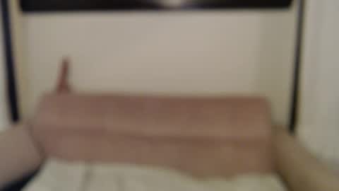 Snapshot of petitegirluvsdick chatting on 01/30/25, 02:27 Bella online show from 01/30/25, 02:27