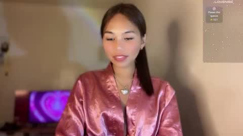 Snapshot of petitegirlx69 chatting on 04/22/26, 03:57 miss lisa online show from 04/22/26, 03:57