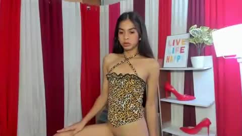 Snapshot of petitehorsycock chatting on 03/27/26, 06:19 petitehorsycock online show from 03/27/26, 06:19