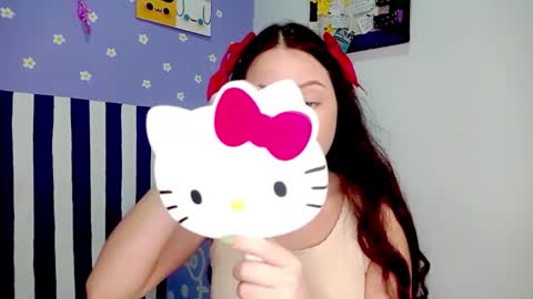 Snapshot of petiteivoryqueen chatting on 06/10/26, 04:34 danna online show from 06/10/26, 04:34