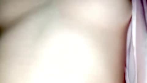 Snapshot of petiteivoryqueen chatting on 06/25/26, 05:34 danna online show from 06/25/26, 05:34