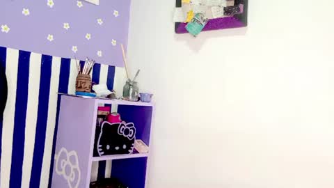 Snapshot of petiteivoryqueen chatting on 07/06/26, 04:09 danna online show from 07/06/26, 04:09