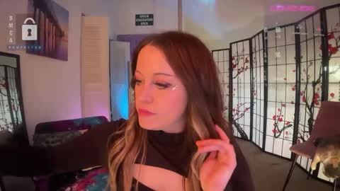 Snapshot of petitejewel chatting on 12/21/24, 03:42 Jules online show from 12/21/24, 03:42