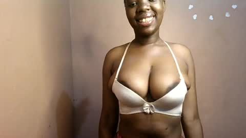 Snapshot of petitemomma76379 chatting on 07/04/26, 05:13 sexy chocolate online show from 07/04/26, 05:13