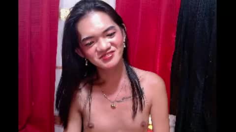 Snapshot of petitepinaycyrenets chatting on 03/24/26, 05:23 TsDELICIOUSCum69 online show from 03/24/26, 05:23