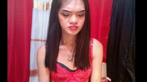 Snapshot of petitepinaycyrenets chatting on 03/31/26, 10:37 TsDELICIOUSCum69 online show from 03/31/26, 10:37