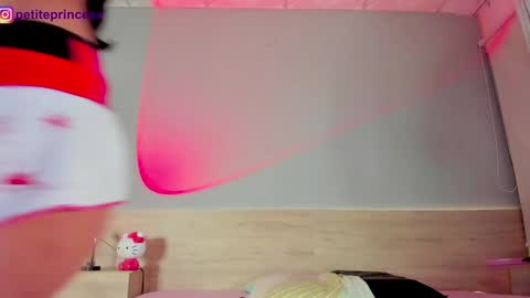 Petiteprinces online show from 12/28/24, 02:43