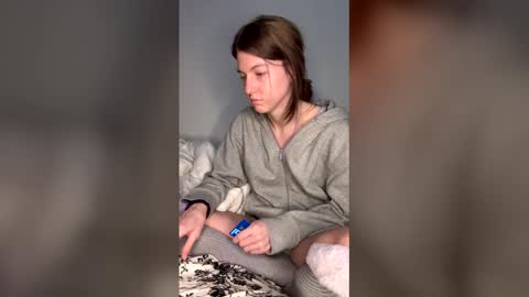 I am very new and dont know what im doing lol online show from 04/10/26, 08:02