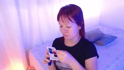 Snapshot of petiteredhair chatting on 10/25/25, 01:51 Santi  Danna online show from 10/25/25, 01:51