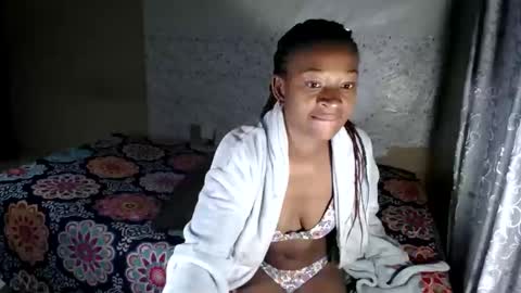 Snapshot of petitesammy chatting on 05/15/26, 06:48 petitesammy online show from 05/15/26, 06:48