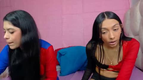 Snapshot of petitestrawberry18 chatting on 11/18/25, 02:54 Tip us ask our names online show from 11/18/25, 02:54