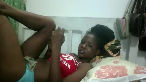 petitesweetchiq online show from 09/15/25, 11:38