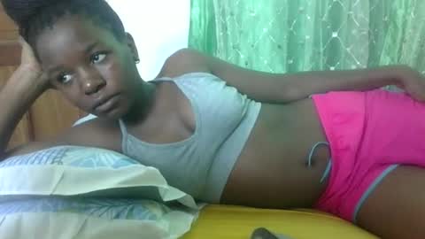 petitesweetchiq online show from 10/04/25, 11:30