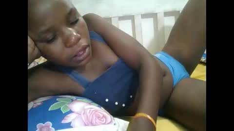 petitesweetchiq online show from 01/10/26, 07:48