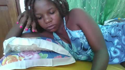 petitesweetchiq online show from 02/23/26, 08:22