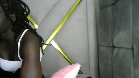 petitte_gyaal online show from 11/21/25, 07:18