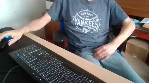 petitwilly online show from 12/15/25, 09:35