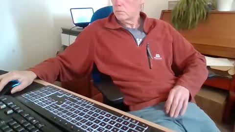 Snapshot of petitwilly chatting on 03/26/26, 02:22 petitwilly online show from 03/26/26, 02:22