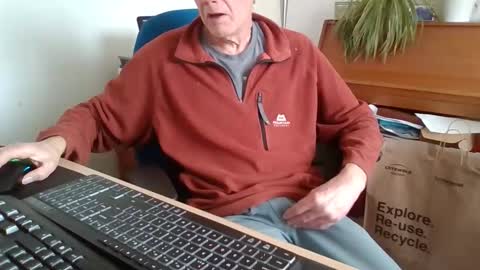 Snapshot of petitwilly chatting on 03/30/26, 08:15 petitwilly online show from 03/30/26, 08:15