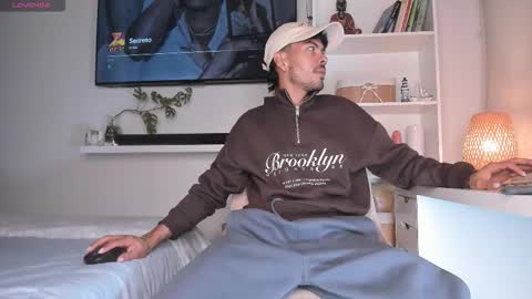 Snapshot of pettercat chatting on 11/19/25, 03:39 Pettercat online show from 11/19/25, 03:39