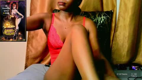 Snapshot of pettitemellany chatting on 02/08/25, 02:04 pettitemellany online show from 02/08/25, 02:04