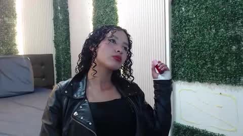 Moon  online show from 11/04/25, 12:48