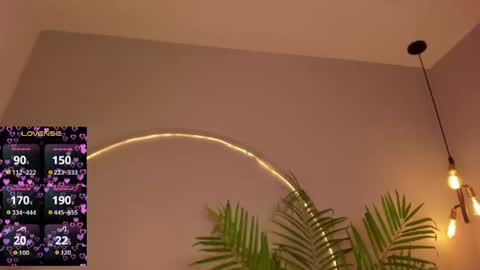 Snapshot of peytonrouse1 chatting on 06/13/26, 08:51 peytonrouse1 online show from 06/13/26, 08:51