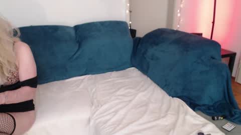 Peaches online show from 04/18/26, 07:58