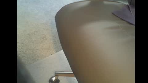 Snapshot of pg19531107 chatting on 11/17/25, 03:18 Paul online show from 11/17/25, 03:18