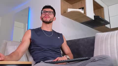 phantom_bigger1 online show from 11/04/25, 01:43