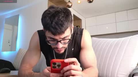 phantom_bigger1 online show from 11/24/25, 01:22