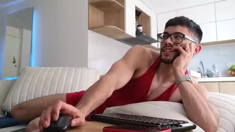 phantom_bigger1 online show from 12/16/25, 03:17