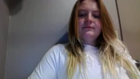 Snapshot of phatassblond chatting on 12/08/24, 02:41 PhatAssBlond online show from 12/08/24, 02:41
