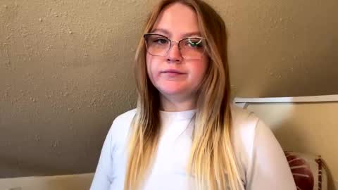 Snapshot of phatassblond chatting on 02/01/25, 06:29 PhatAssBlond online show from 02/01/25, 06:29