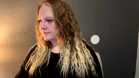 Snapshot of phatassblond chatting on 02/21/25, 09:00 PhatAssBlond online show from 02/21/25, 09:00