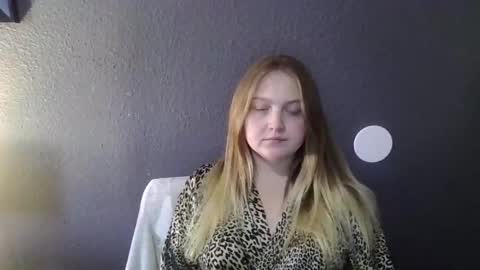 Snapshot of phatassblond chatting on 03/10/25, 05:07 PhatAssBlond online show from 03/10/25, 05:07