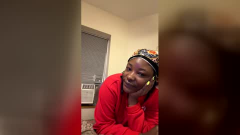 Phebony online show from 12/15/25, 08:18