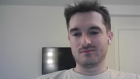 Snapshot of philborison chatting on 02/13/25, 04:32 PhilipBorison online show from 02/13/25, 04:32