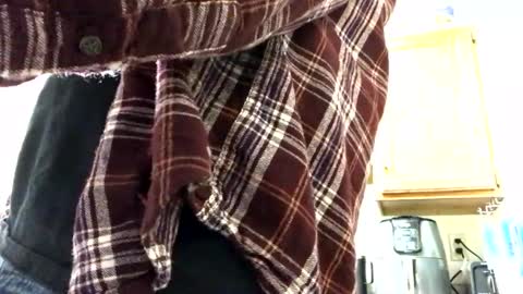 Snapshot of phildoesart chatting on 01/06/25, 12:27 Phil online show from 01/06/25, 12:27