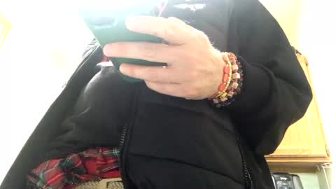 Snapshot of phildoesart chatting on 10/05/25, 02:48 Phil online show from 10/05/25, 02:48