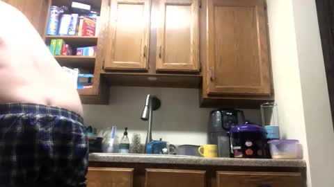 Snapshot of phildoesart chatting on 10/18/25, 02:58 Phil online show from 10/18/25, 02:58