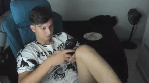 Snapshot of philip_dj chatting on 01/06/26, 09:46 philip_dj online show from 01/06/26, 09:46