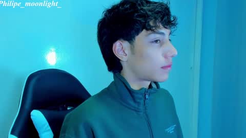 Phil.   INDEPENDENT MODEL online show from 02/25/25, 08:25