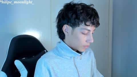 Phil.   INDEPENDENT MODEL online show from 02/28/25, 08:20