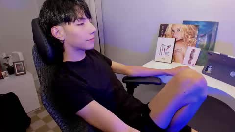 Snapshot of philipe_moonlight_ chatting on 03/22/26, 02:48 Phil. INDEPENDENT MODEL online show from 03/22/26, 02:48