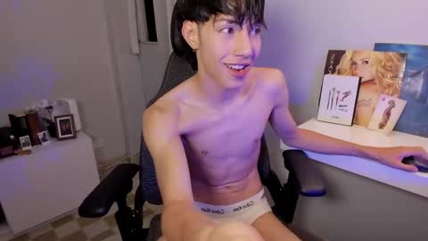 Snapshot of philipe_moonlight_ chatting on 03/29/26, 04:56 Phil. INDEPENDENT MODEL online show from 03/29/26, 04:56