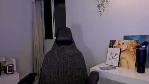 Snapshot of philipe_moonlight_ chatting on 04/08/26, 03:28 Phil. INDEPENDENT MODEL online show from 04/08/26, 03:28